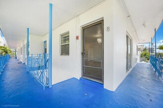 7725 Byron Ave in Miami Beach, FL - Building Photo - Building Photo