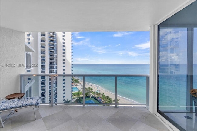 19111 Collins Ave, Unit 1607 in Sunny Isles Beach, FL - Building Photo - Building Photo