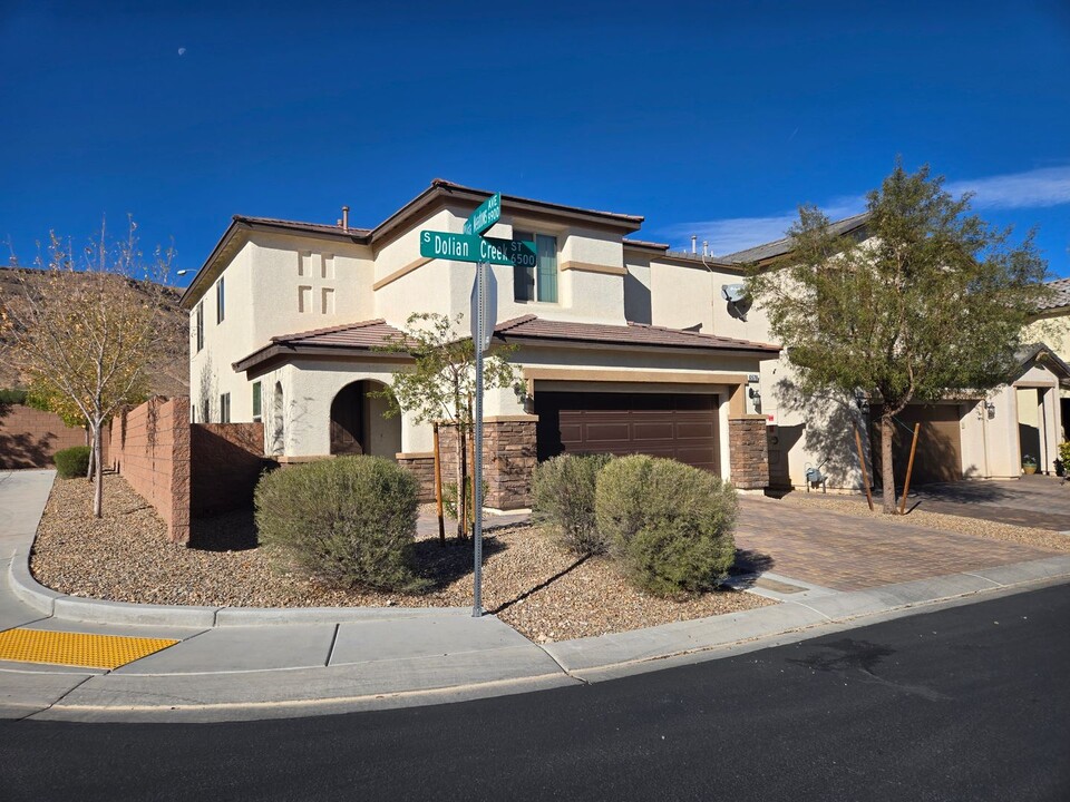 6579 Dolian Creek St in Las Vegas, NV - Building Photo