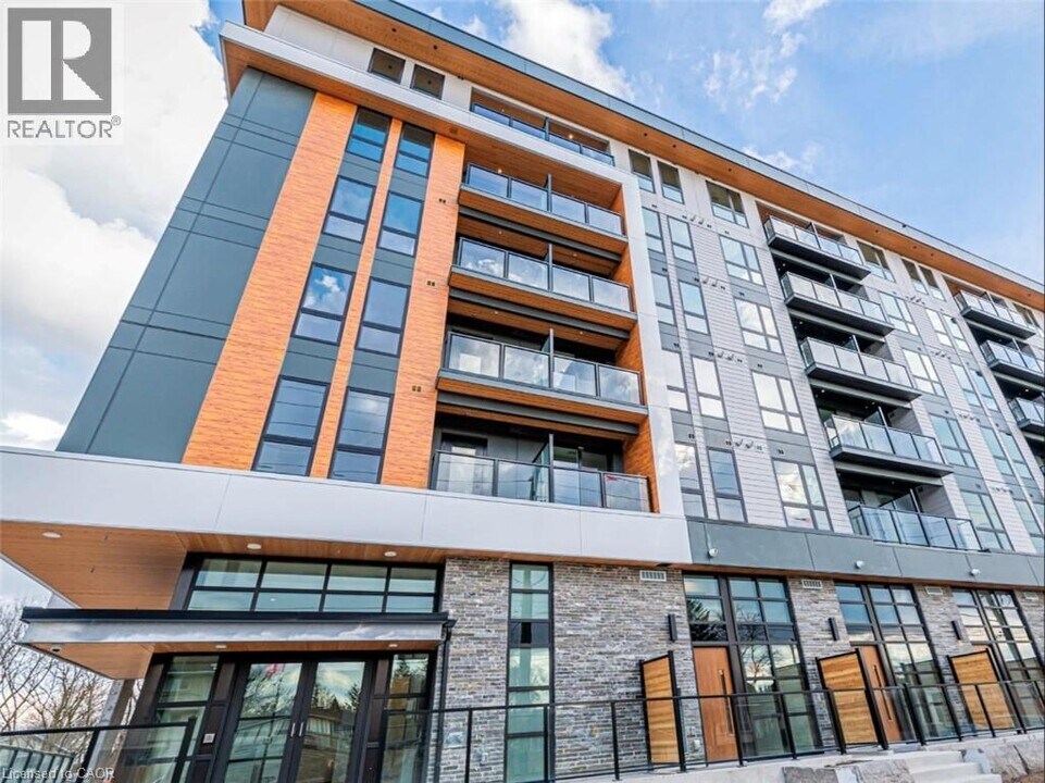 312 Erb St. W in Kitchener, ON - Building Photo