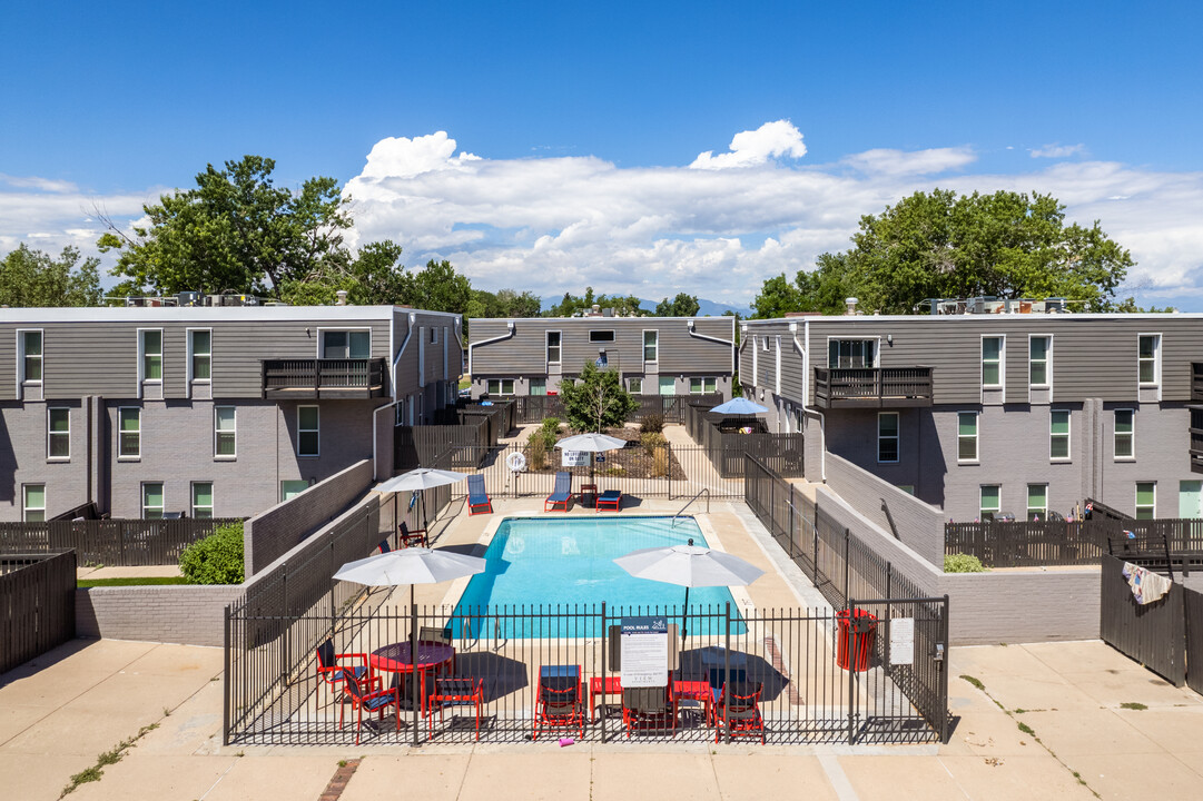 View Apartments by Trion Living in Northglenn, CO - Foto de edificio