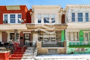 4935 N Franklin St in Philadelphia, PA - Building Photo