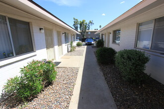 6th Street Estates in Phoenix, AZ - Building Photo - Building Photo