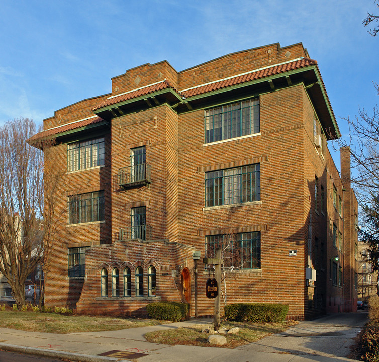 1010 Cross Ln in Cincinnati, OH - Building Photo