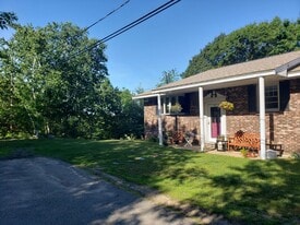 25 Pinehurst Rd in Saugus, MA - Building Photo