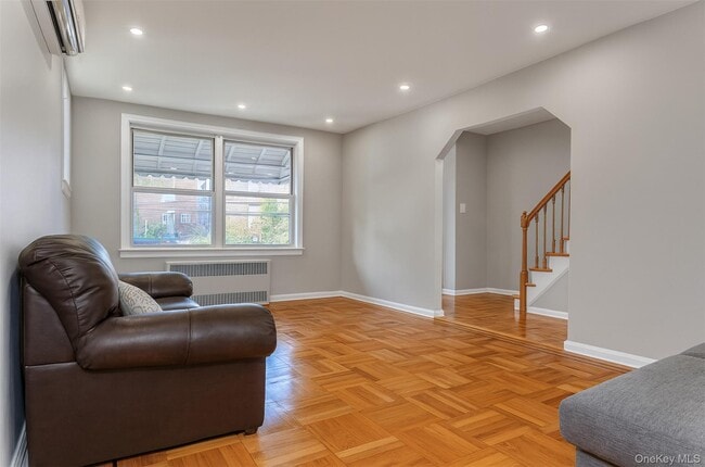 1059 Burke Ave in Bronx, NY - Building Photo - Building Photo