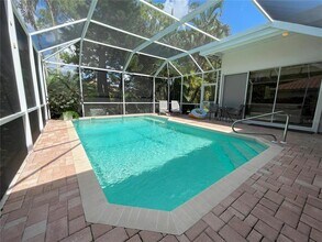 4105 Hearthstone Dr in Sarasota, FL - Building Photo - Building Photo
