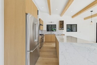 2282 Whitney Ave, Unit 1 in Summerland, CA - Foto de edificio - Building Photo