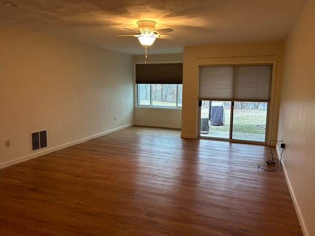 100 Merrimack Ave in Dracut, MA - Building Photo - Building Photo