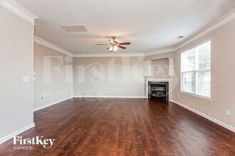 1619 Eastway Dr in Dallas, NC - Building Photo - Building Photo