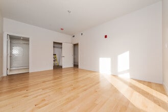11A I St, Unit 4 in Boston, MA - Building Photo - Building Photo