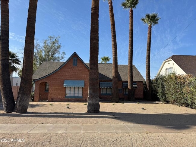 63 W Windsor Ave in Phoenix, AZ - Foto de edificio - Building Photo