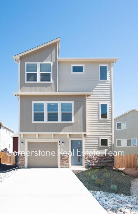 855 Endeavor Wy in Colorado Springs, CO - Building Photo