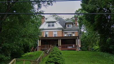 1749 Crafton Blvd, Unit 2 in Pittsburgh, PA - Building Photo - Building Photo