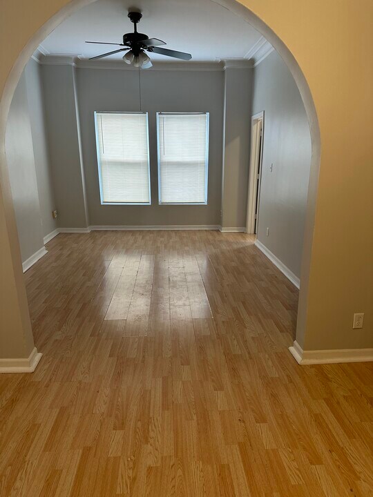 2430 W Taylor St, Unit 2nd Floor Unit in Chicago, IL - Building Photo