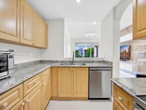 6420 NW 114th Ave in Doral, FL - Building Photo - Building Photo