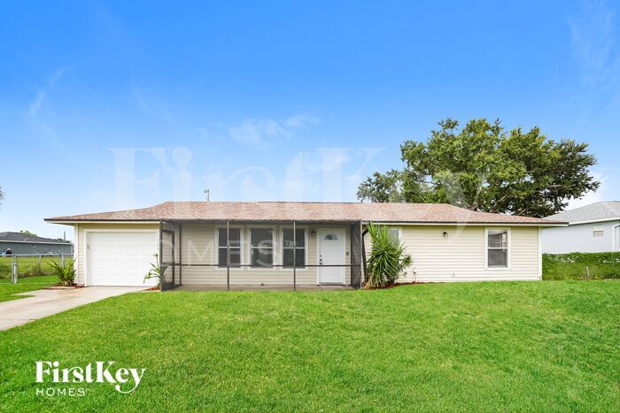 1909 NE 20th St in Cape Coral, FL - Building Photo