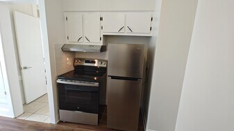 2002 7th Ave W in Bradenton, FL - Building Photo