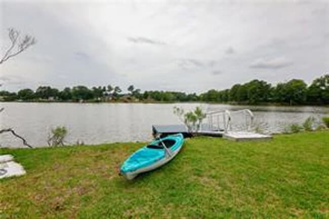 2320 Sterling Point Dr in Portsmouth, VA - Building Photo - Building Photo