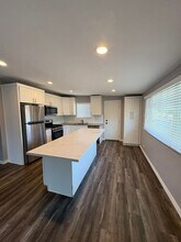 4477 Hilltop Dr in San Diego, CA - Building Photo - Building Photo