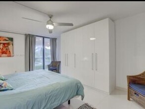 3375 N Country Club Dr, Unit 103 in Miami, FL - Foto de edificio - Building Photo