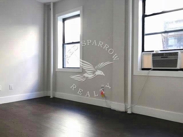 74 W 69th St-Unit -5E in New York, NY - Building Photo