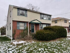 22 Adams Ave in Johnson City, NY - Building Photo