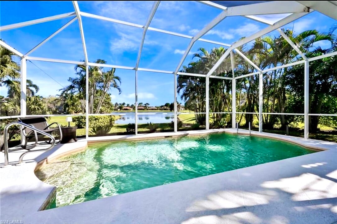912 Briarwood Blvd in Naples, FL - Building Photo