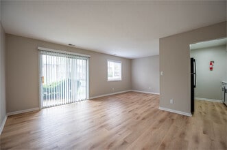 The Vineyards Apartment Homes in Indianapolis, IN - Foto de edificio - Interior Photo
