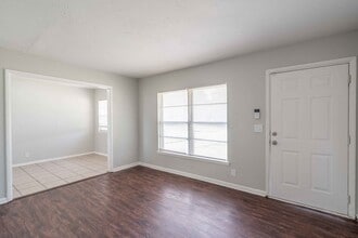 230 E 51st Pl N in Tulsa, OK - Building Photo - Building Photo