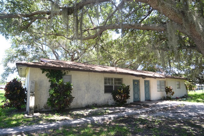 2754 Seneca Ave in Fort Pierce, FL - Building Photo - Building Photo