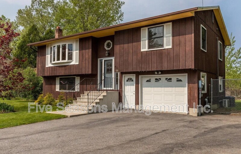 64 Barrett St in South Burlington, VT - Building Photo