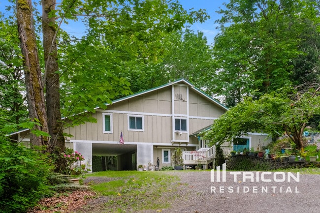 property at 5525 SE Bulman Ave