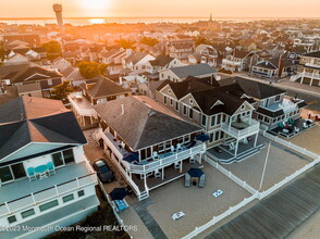 1404 Oceanfront in Lavallette, NJ - Foto de edificio - Building Photo