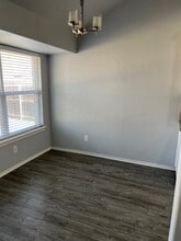 203 E Border St in Rio Vista, TX - Building Photo - Building Photo