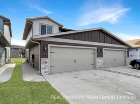 Modern 3 Bed 2 Bath Townhome in West Sioux in Sioux Falls, SD - Building Photo
