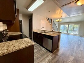 6111 Rancho Mission Rd in San Diego, CA - Building Photo