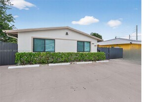 4727 NW 4th St in Miami, FL - Building Photo