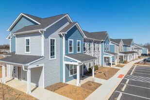 Harbor Village Apartments in Carlisle, PA - Building Photo