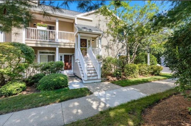 property at 17 Devon Club Ln