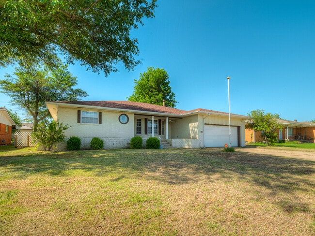 1505 W Blake St in El Reno, OK - Building Photo - Building Photo
