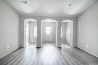 17 Saunder Dr N in Austin, AR - Building Photo - Building Photo