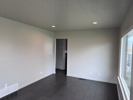 3879 S 2050 W in Roy, UT - Building Photo