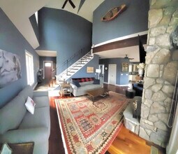 49 Indian Summer Ln in Mill Spring, NC - Foto de edificio - Building Photo