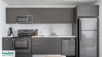 301 SW 1st Ave in Fort Lauderdale, FL - Foto de edificio - Building Photo