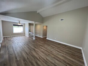 23128 Village 23 in Camarillo, CA - Building Photo - Building Photo