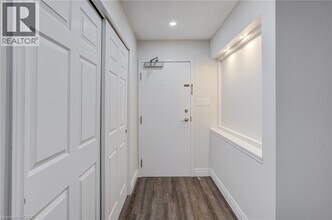 1522 King St E in Kitchener, ON - Building Photo - Building Photo