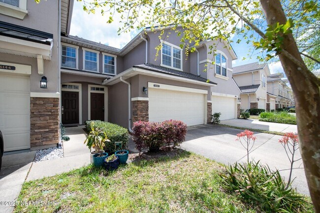 6142 Bartram Village Dr, Unit 5508 in Jacksonville, FL - Building Photo - Building Photo