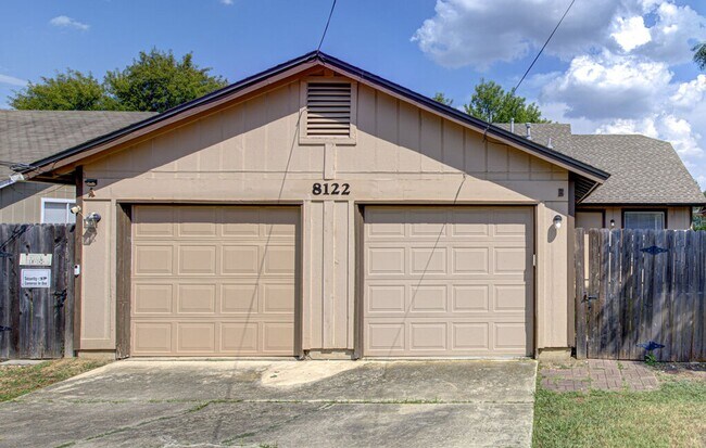 8122 West Gate Blvd in Austin, TX - Building Photo - Building Photo