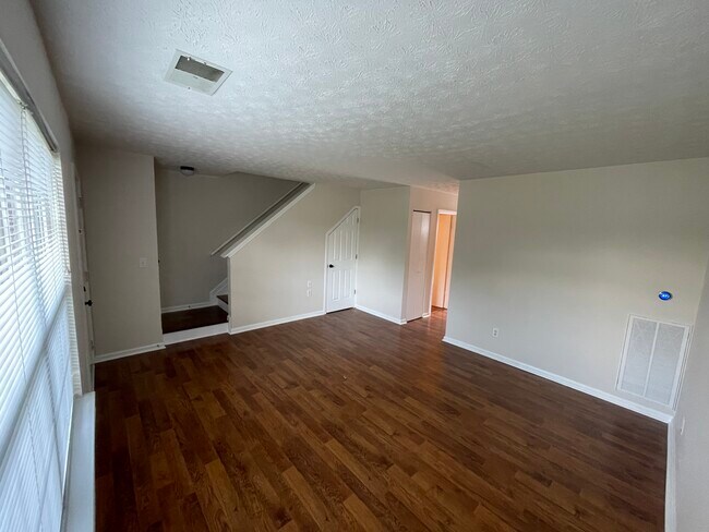 104 Waterview Dr, Unit Condo with private garage in Hendersonville, TN - Foto de edificio - Building Photo